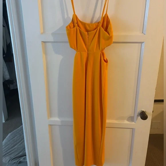 Haydon dress in canary  Yellow - Picture 3 of 5